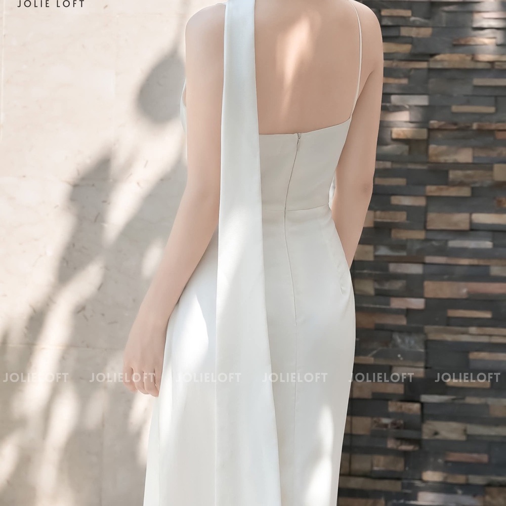 Elegant White Dress - Picture 3 of 4